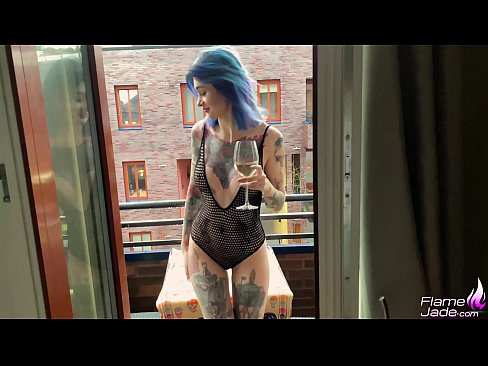 ❤️ Sjajna djevojka siše s gutljajem i strastveno jebe pod otvorenim nebom Super porno na hr.zoomporno.ru ﹏
